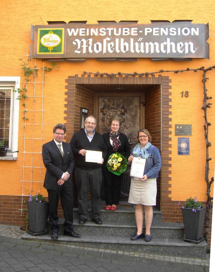 Weinstube Pension Moselbluemchen Zeltingen-Rachtig Luaran gambar
